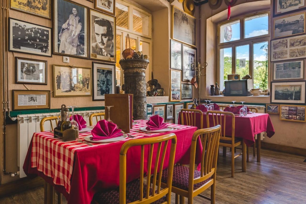 Hotel Pelikan Вирпазар Екстериор снимка