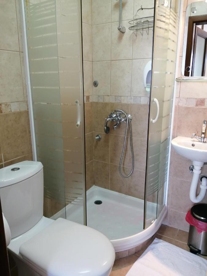 Hotel Pelikan Вирпазар Екстериор снимка