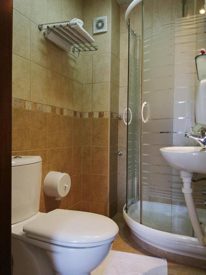 Hotel Pelikan Вирпазар Екстериор снимка