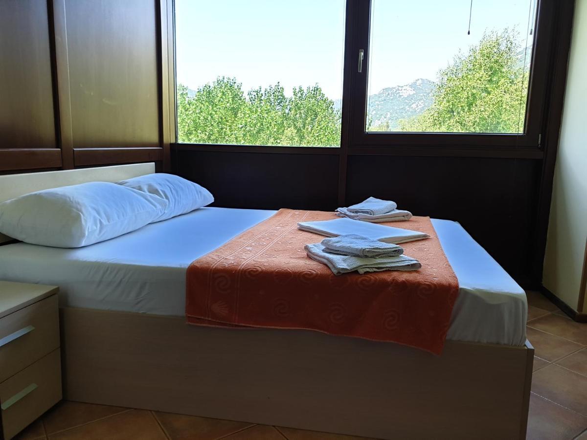Hotel Pelikan Вирпазар Екстериор снимка