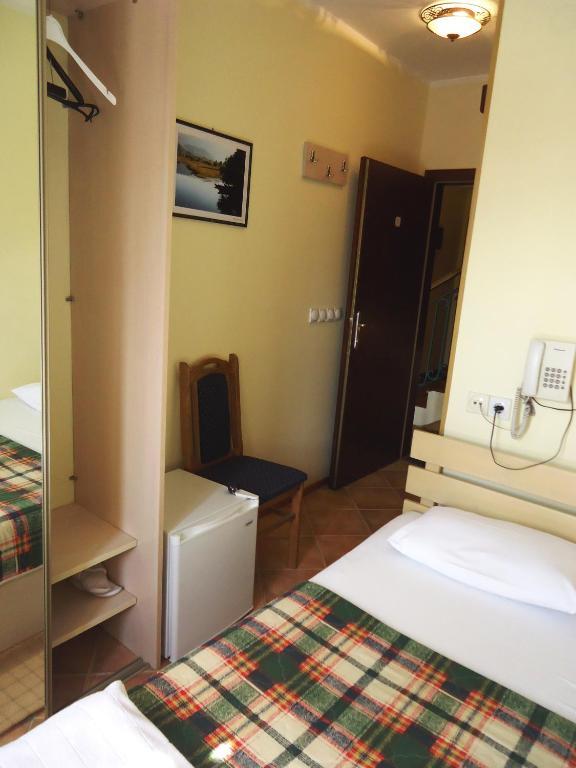 Hotel Pelikan Вирпазар Екстериор снимка
