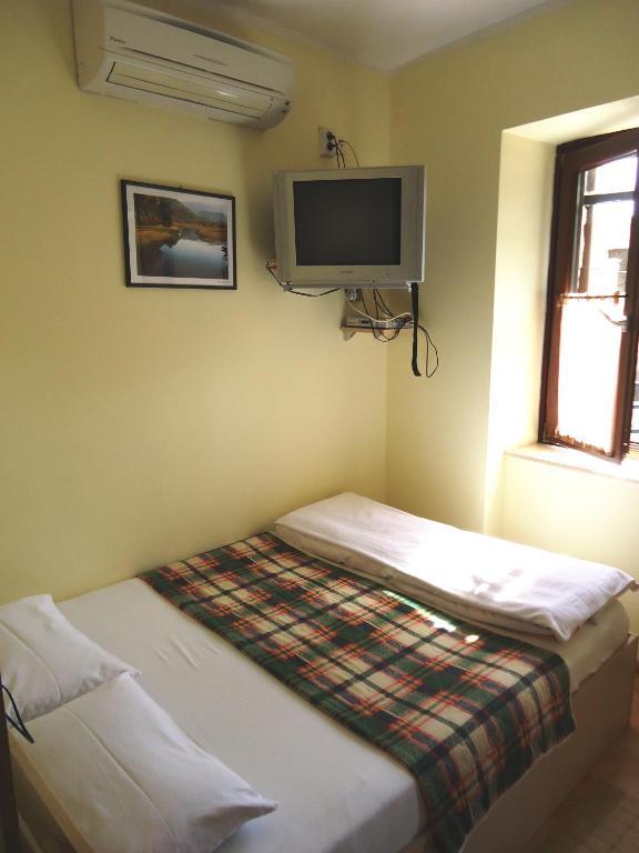 Hotel Pelikan Вирпазар Екстериор снимка
