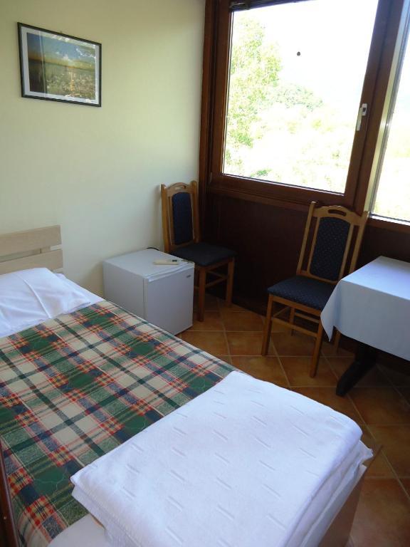 Hotel Pelikan Вирпазар Екстериор снимка
