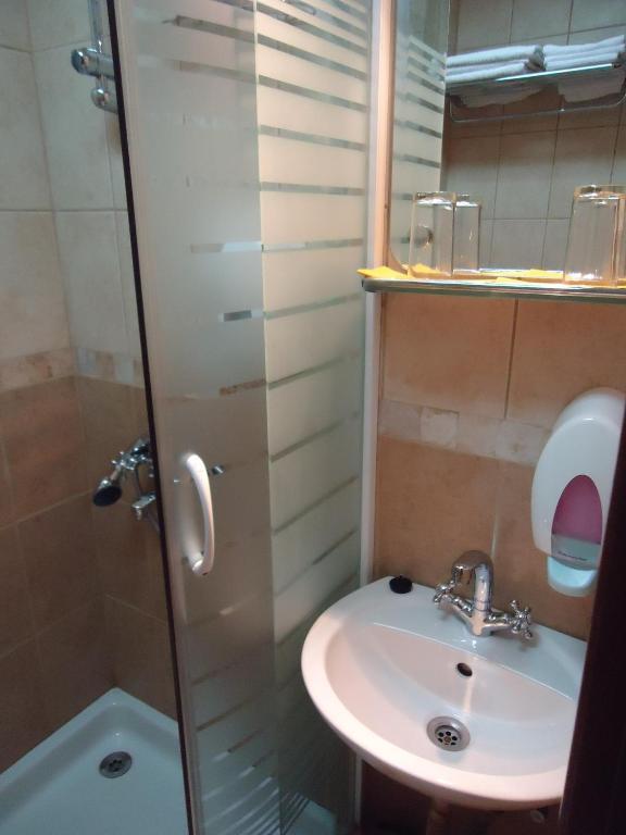 Hotel Pelikan Вирпазар Екстериор снимка