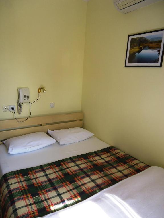 Hotel Pelikan Вирпазар Екстериор снимка