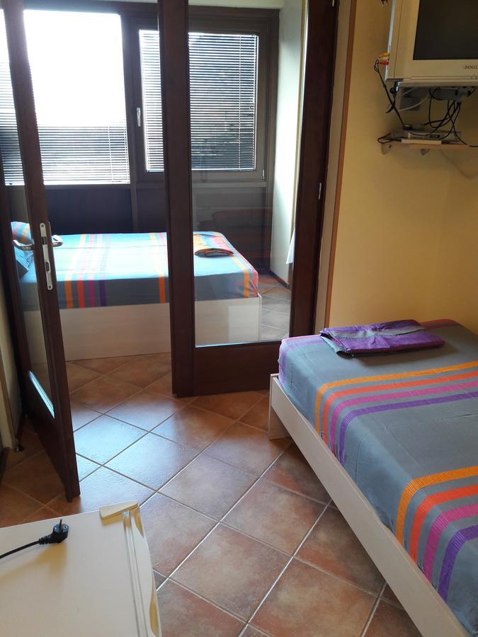 Hotel Pelikan Вирпазар Екстериор снимка