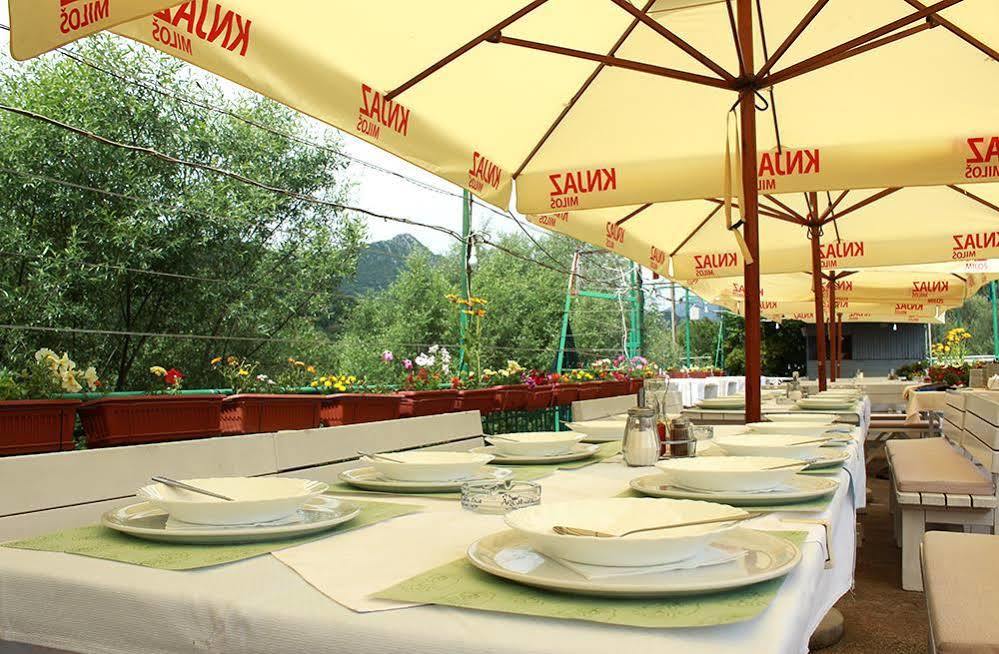 Hotel Pelikan Вирпазар Екстериор снимка